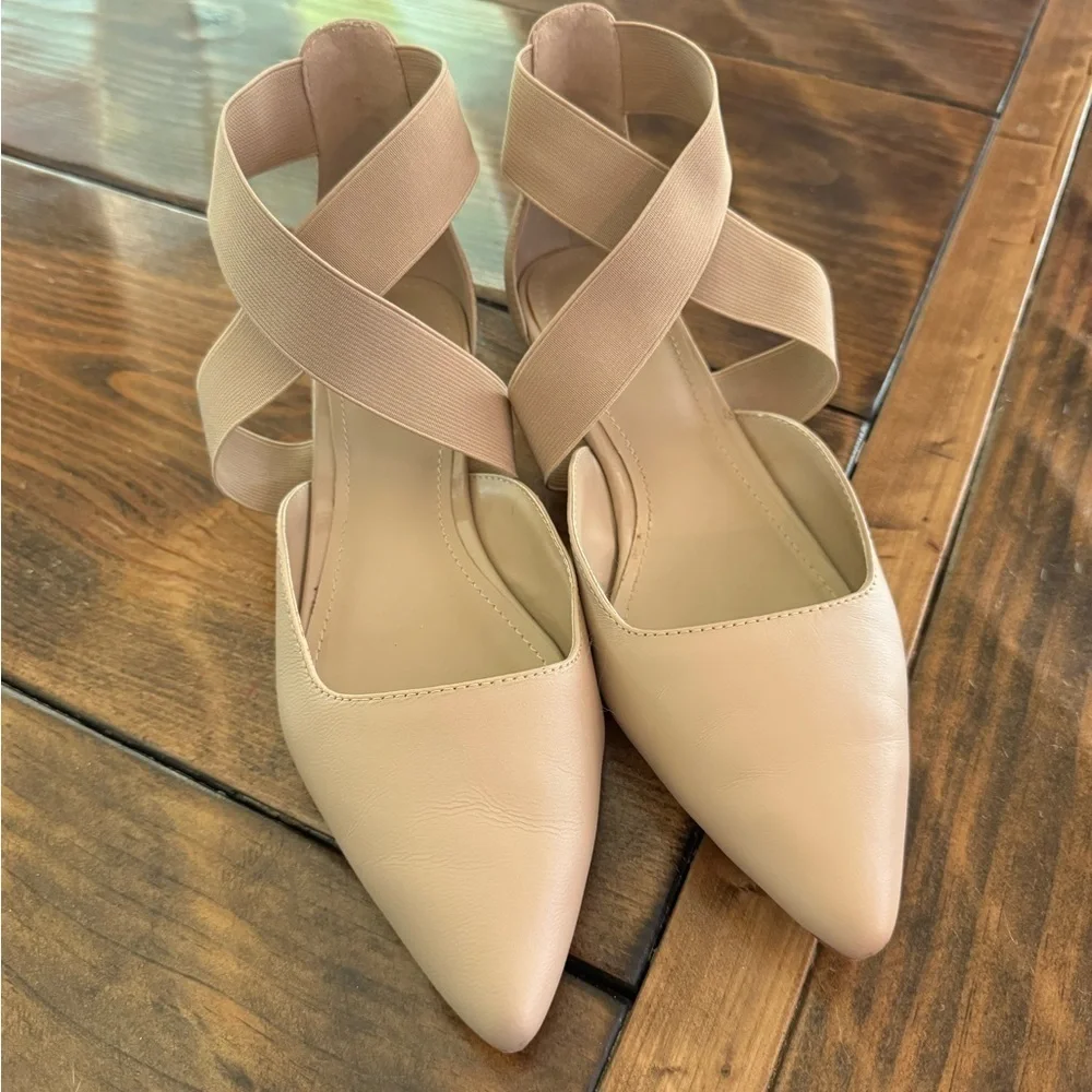Charles by Charles David Low Wedge Sandal in Nude w/elastic ankle wrap. Size 8